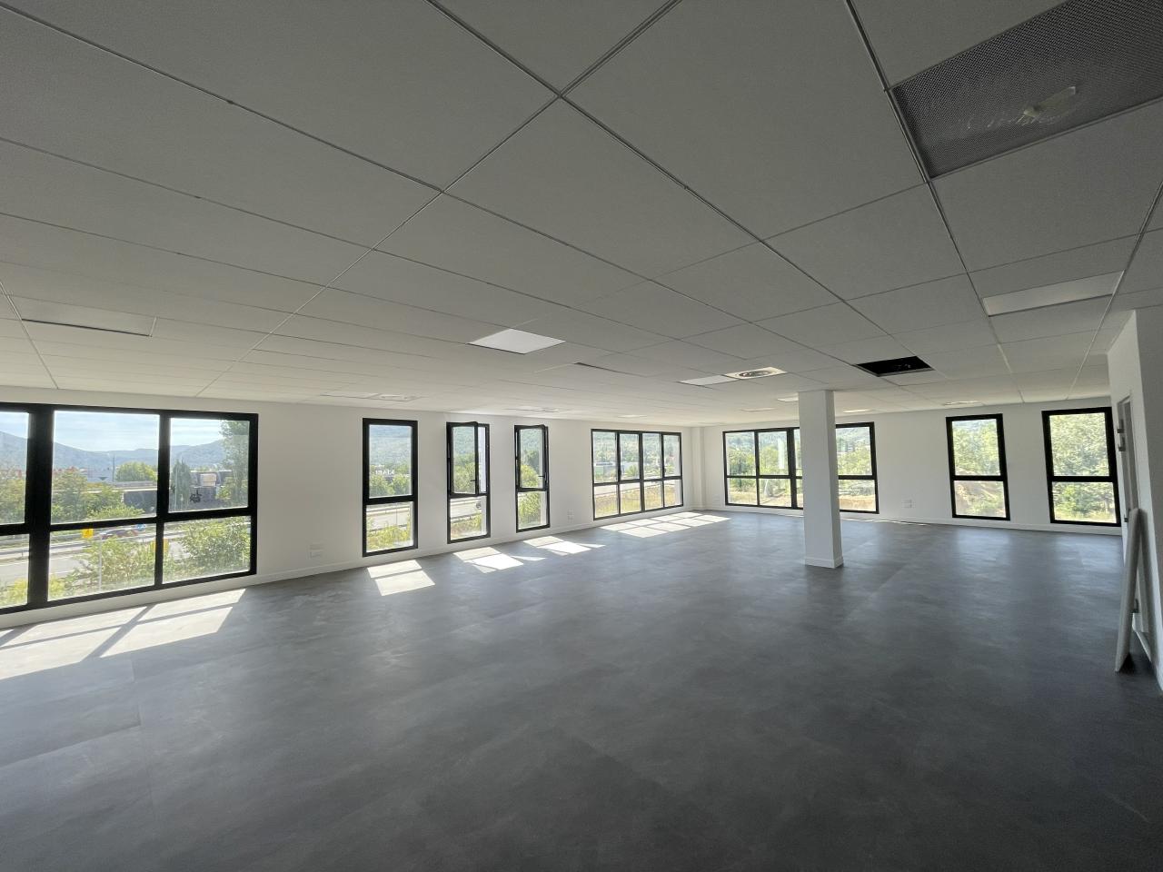 Bureau Aubagne 364m² Location bureau Aubagne Bouches-du-Rhône OLBUR2318207 4